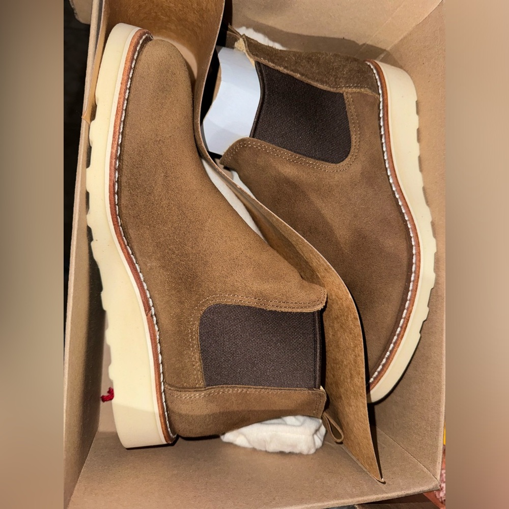Chelsea Red Wings Boots